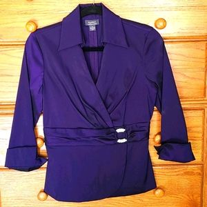 💖Elegant top with rhinestone accent - BOGO eligible